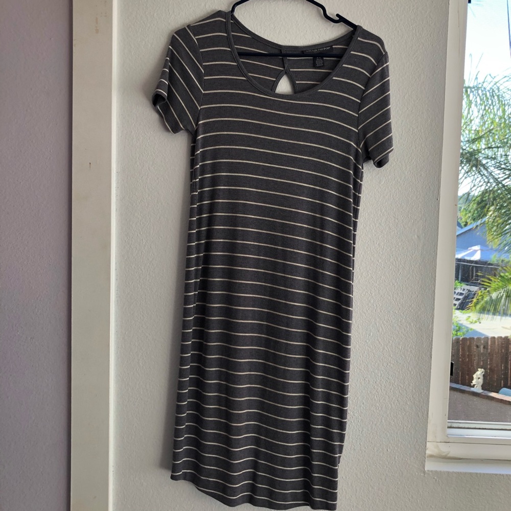 A Pea in the Pod maternity dress